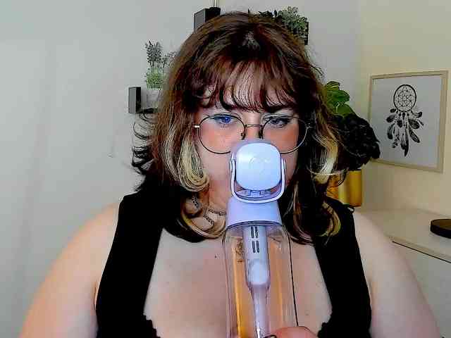 OpheliaLush webcam