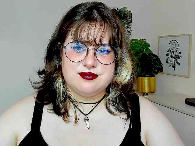 OpheliaLush Live Webcam on BongaCams