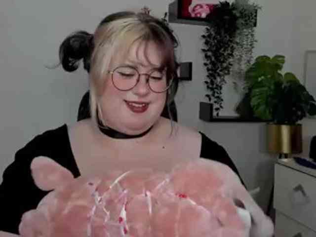 OpheliaLush webcam