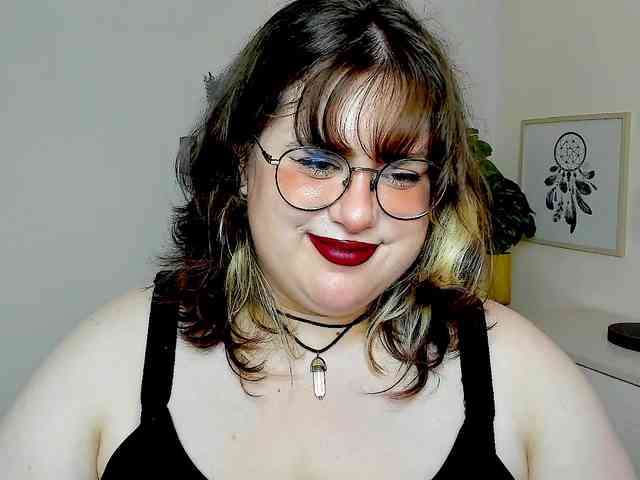 OpheliaLush Live Webcam on BongaCams