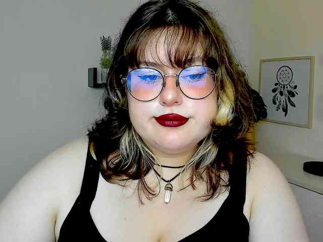 OpheliaLush Live Webcam on BongaCams