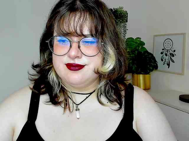 OpheliaLush Live Webcam on BongaCams