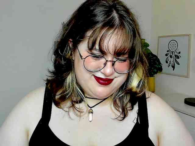 OpheliaLush Live Webcam on BongaCams