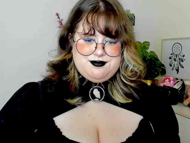 OpheliaLush webcam