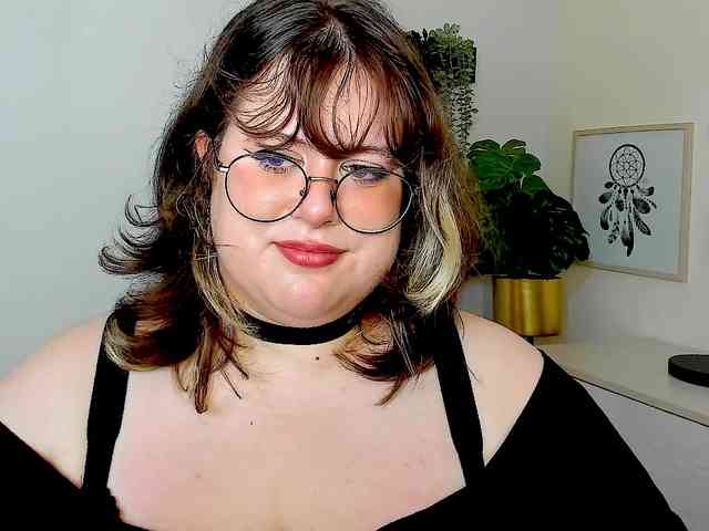 OpheliaLush Live Webcam on BongaCams