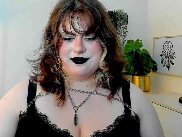 OpheliaLush webcam