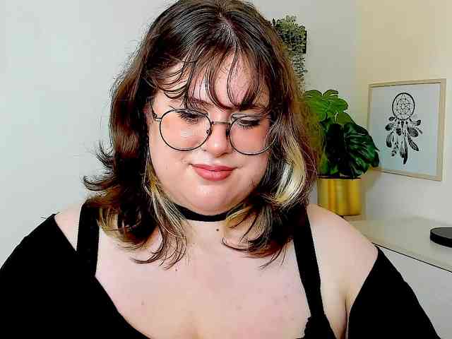 OpheliaLush Live Webcam on BongaCams