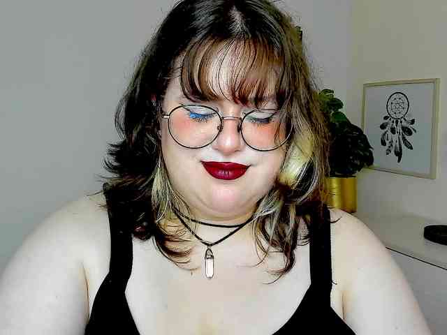 OpheliaLush Live Webcam on BongaCams