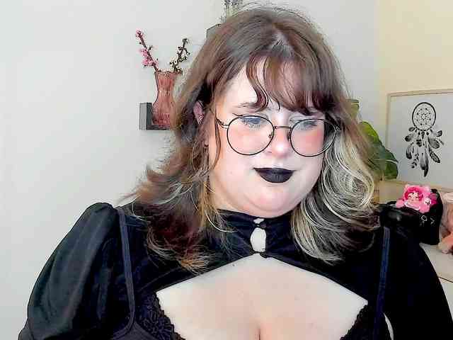 OpheliaLush webcam