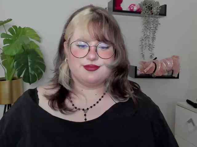 Modella: OpheliaLush