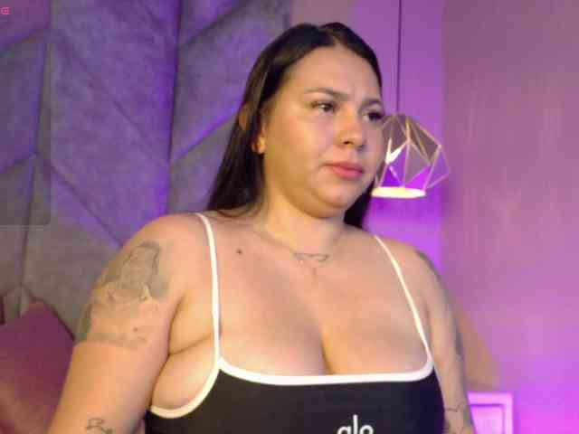 Emiily-Cooper