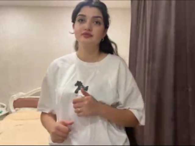Izabel live webcam show