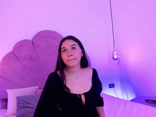 alisonmml live cam on BongaCams