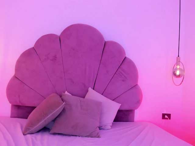 alisonmml live cam on BongaCams