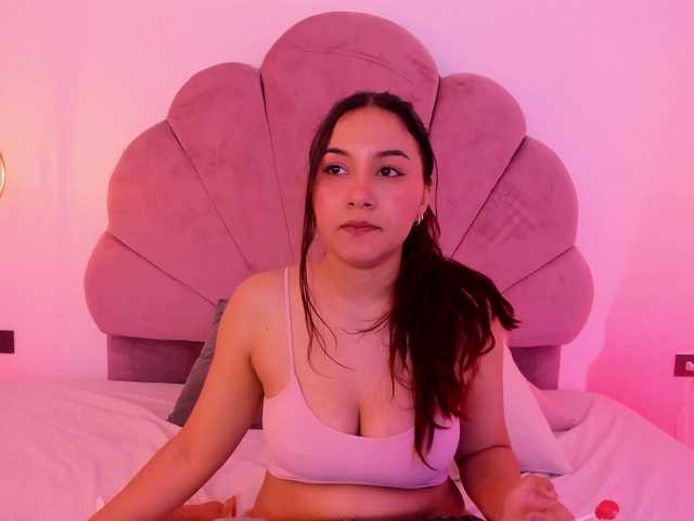 alisonmml live cam on BongaCams