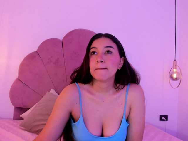 alisonmml live cam on BongaCams