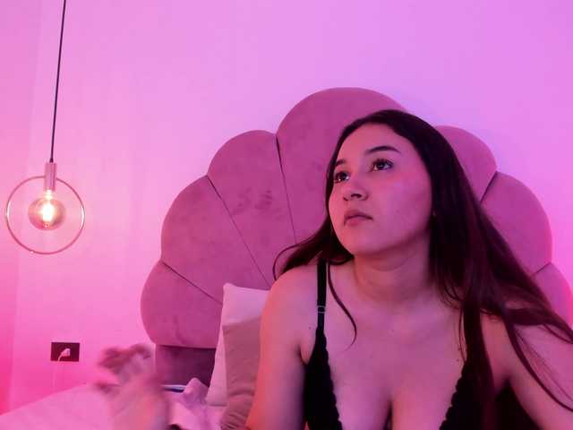 alisonmml live cam on BongaCams