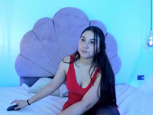 alisonmml live cam on BongaCams