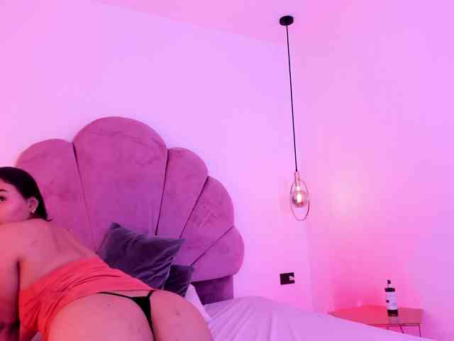 alisonmml Live Webcam on BongaCams