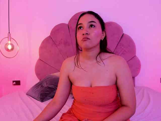 alisonmml Live Webcam on BongaCams