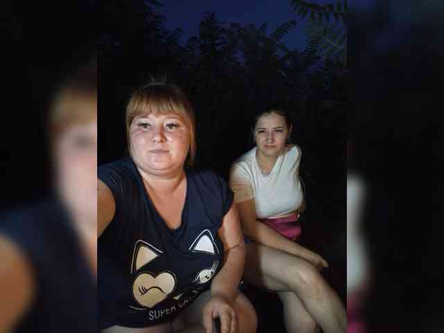 Buns2026 — Couple live cam