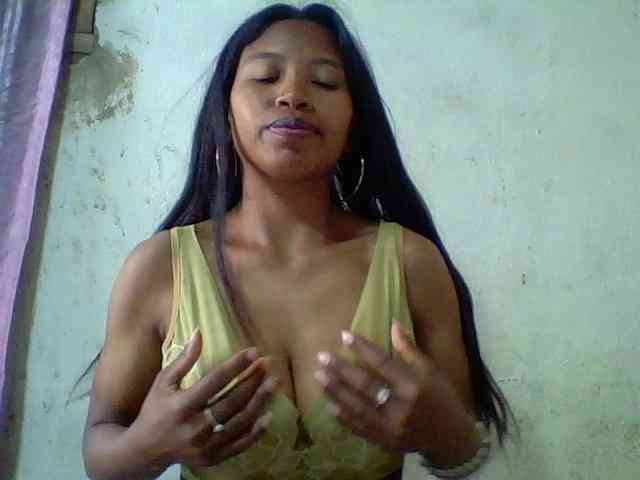 candy1a Live Webcam on BongaCams