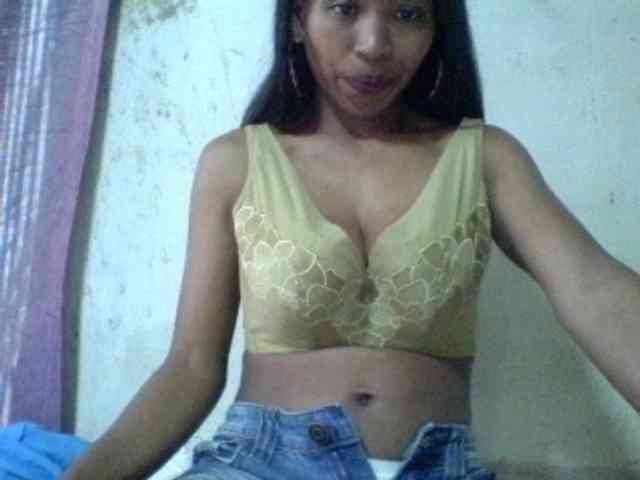 candy1a Live Webcam on BongaCams