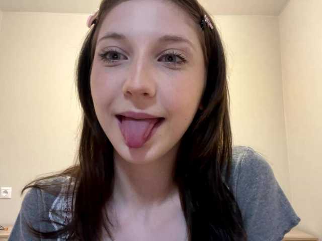 Lia-Kim live cam on BongaCams