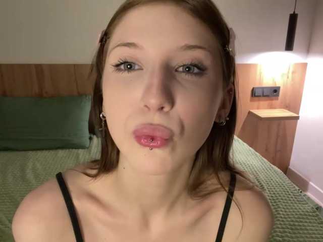 Lia-Kim live cam on BongaCams