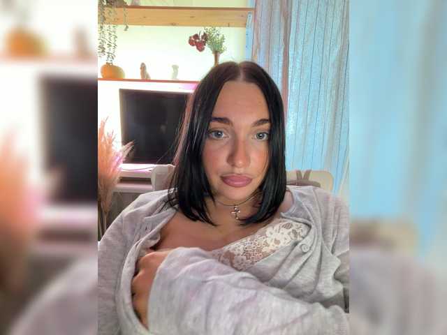 AlexaHotty1