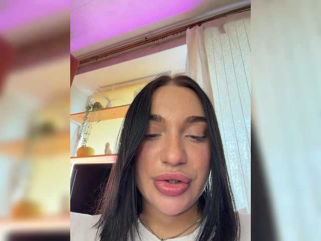 AlexaHotty1 live cam