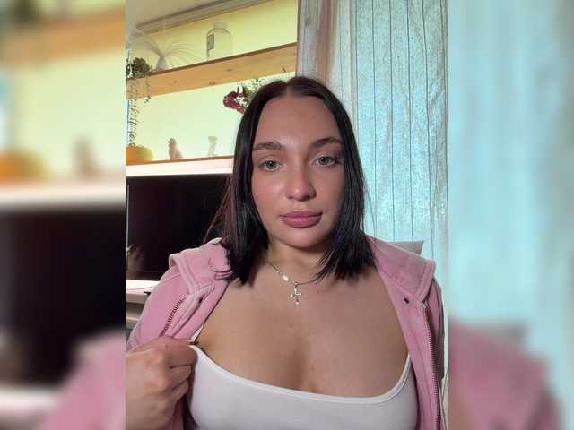 AlexaHotty1 live webcam show