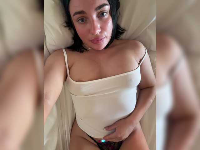 AlexaHotty1 live webcam show
