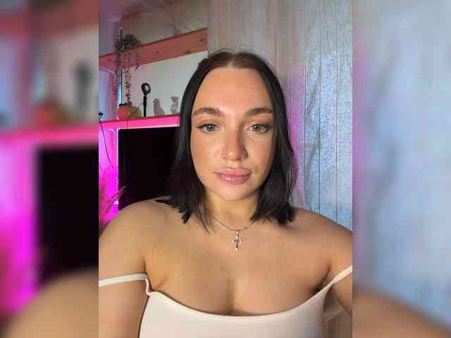 AlexaHotty1 webcam