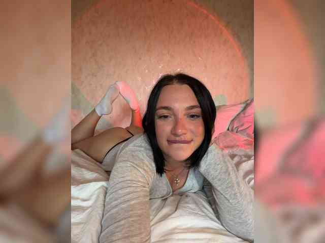 AlexaHotty1 webcam