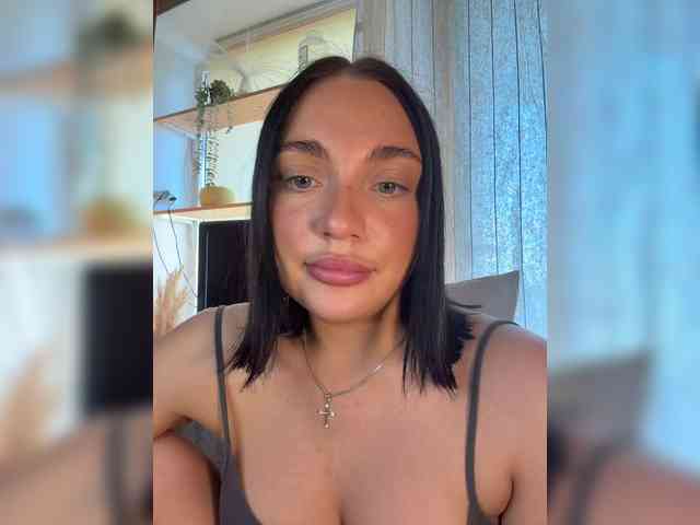 AlexaHotty1 webcam