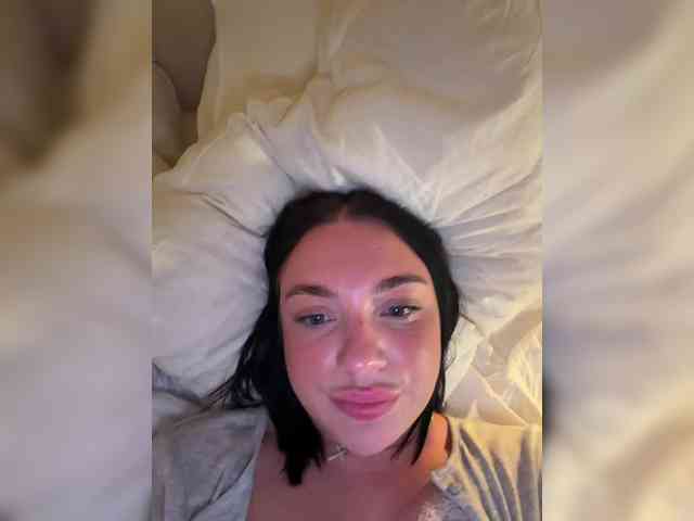AlexaHotty1 webcam