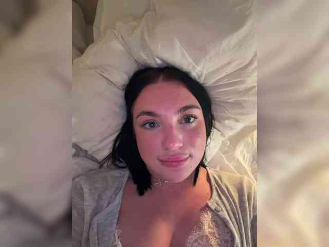 AlexaHotty1 webcam