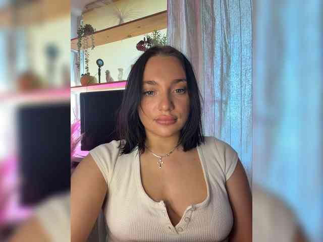 AlexaHotty1 webcam
