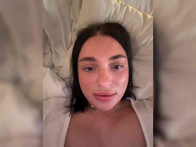 AlexaHotty1 webcam