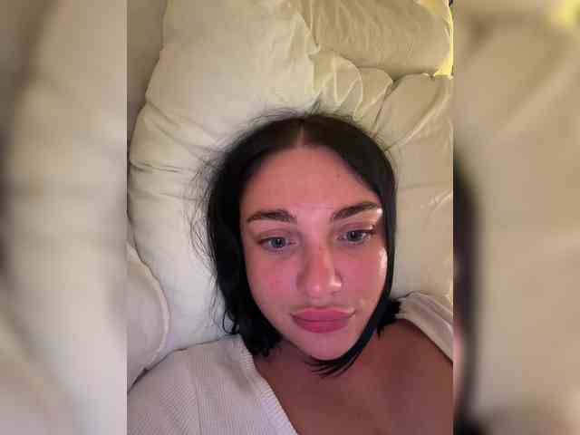 AlexaHotty1 webcam