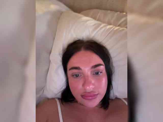 AlexaHotty1 webcam