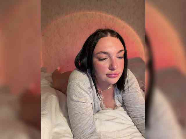 AlexaHotty1 webcam