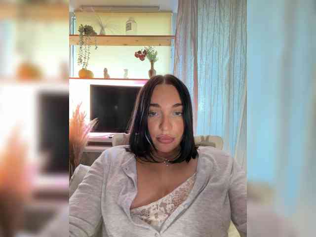 AlexaHotty1 webcam