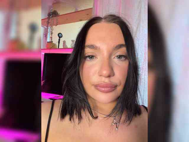 AlexaHotty1 webcam