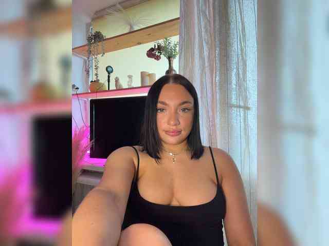 AlexaHotty1 webcam
