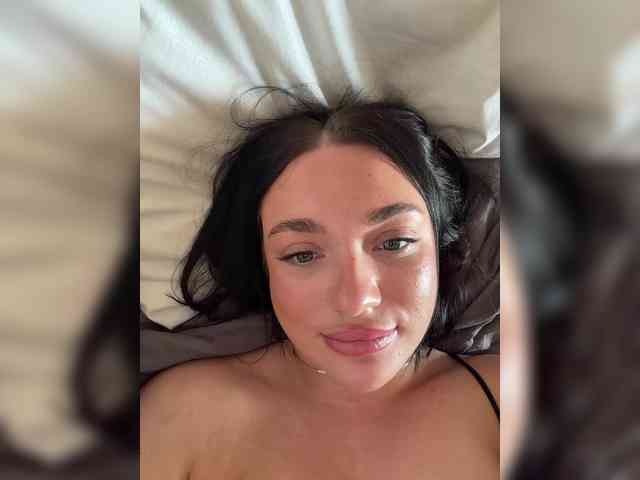 AlexaHotty1 webcam