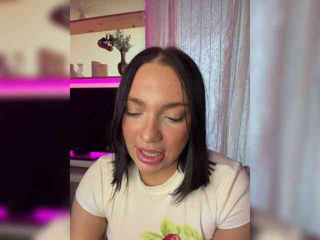 AlexaHotty1 webcam