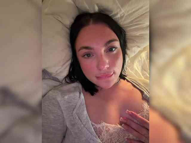 AlexaHotty1 webcam