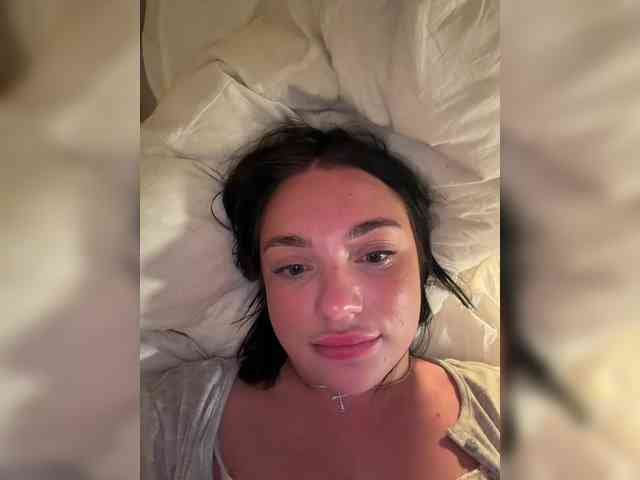 AlexaHotty1 webcam